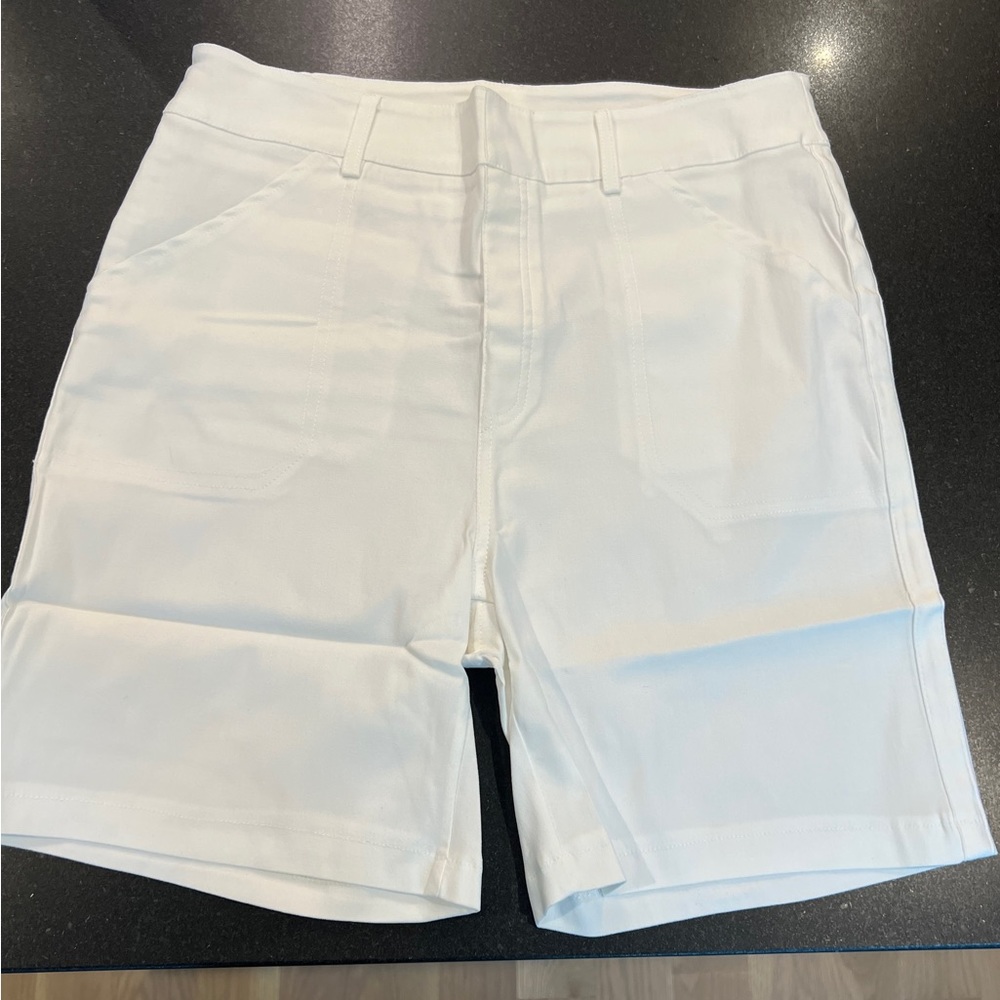 Women’s Stretch Twill Shorts - Size M (6” inseam)